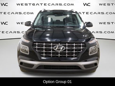 Used 2024 Hyundai Venue SEL image 2