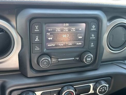 Used 2020 Jeep Gladiator Sport AWD/4WD image 32