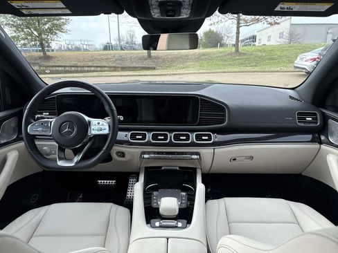 Used 2023 Mercedes-Benz GLS 450 4MATIC image 13