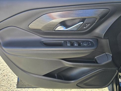 Used 2024 GMC Terrain SLE image 9