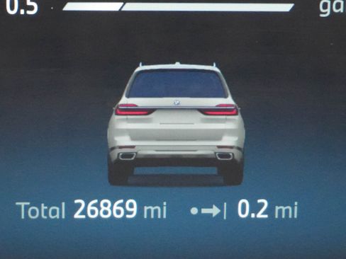 Certified 2025 BMW X7 xDrive40i image 23