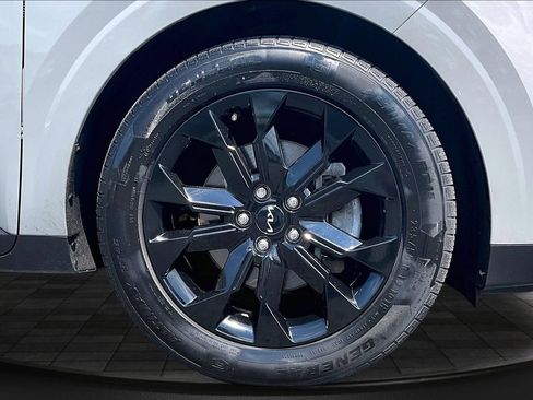 Used 2022 Kia Carnival SX Prestige FWD image 36