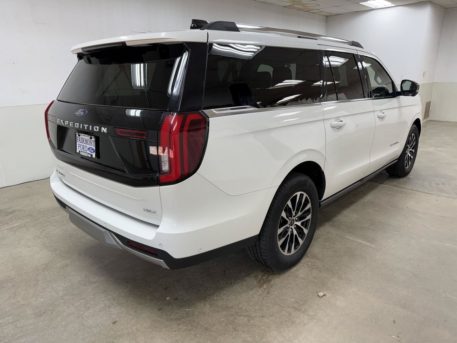 Used 2025 Ford Expedition Max Platinum AWD/4WD image 12