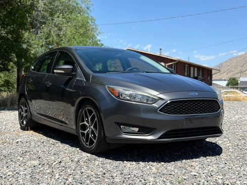 Used 2017 Ford Focus SEL FWD image 1