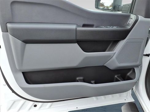 Used 2023 Ford F250 XL w/ Snow Plow/Camper Package image 18