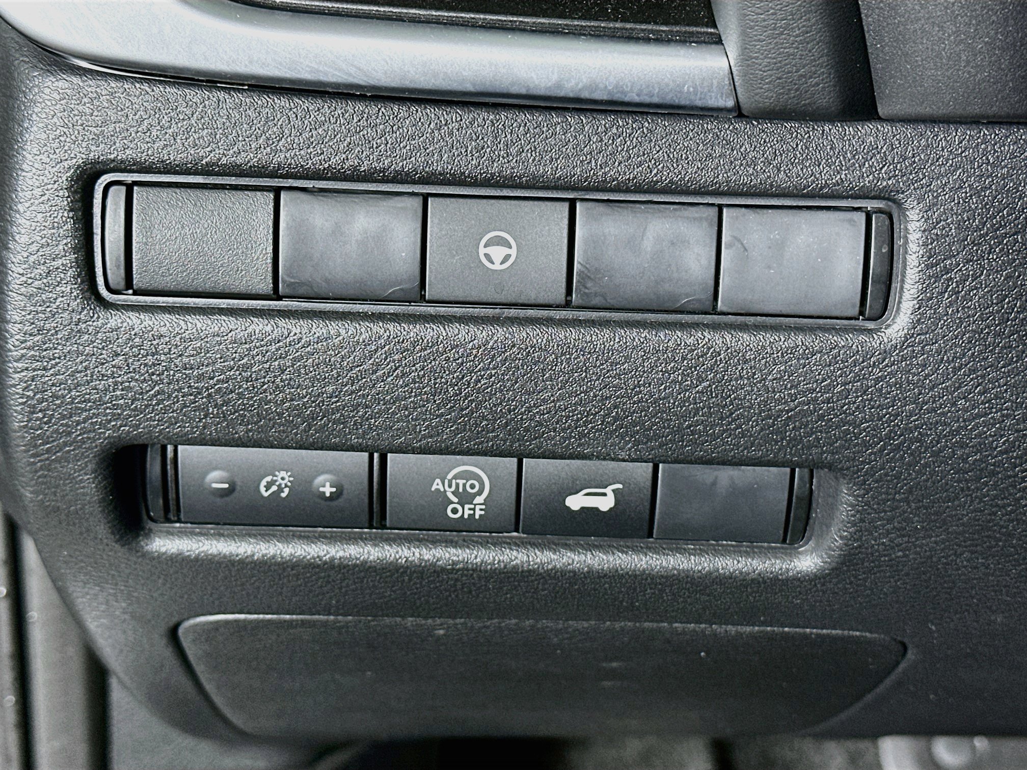 Used 2026 Nissan Rogue SV FWD image 17