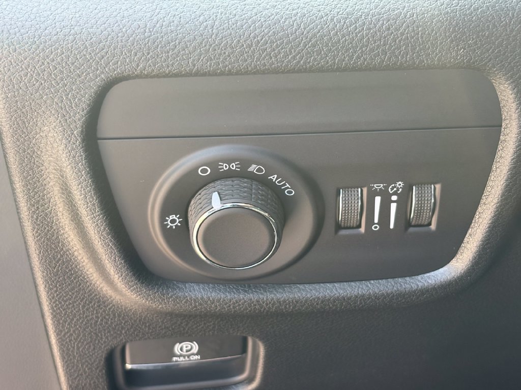 New 2026 Jeep Grand Cherokee Laredo RWD image 24