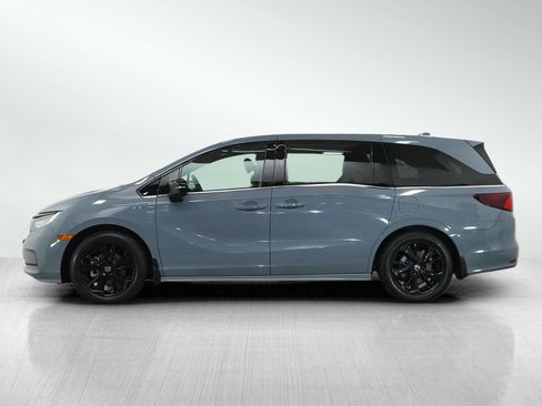 Used 2023 Honda Odyssey Sport image 2