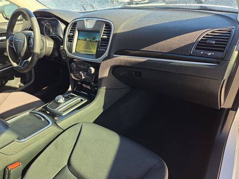 Used 2023 Chrysler 300 Touring w/ Sport Appearance Package image 32