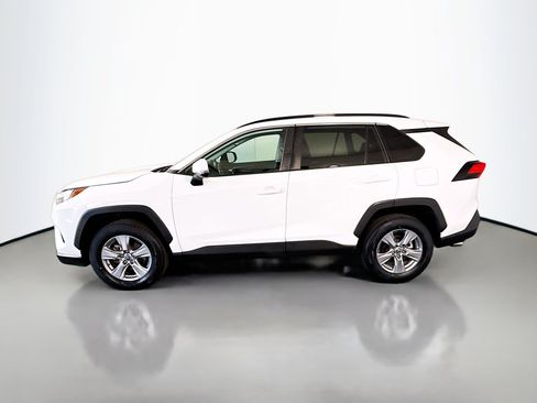Used 2022 Toyota RAV4 XLE FWD image 6