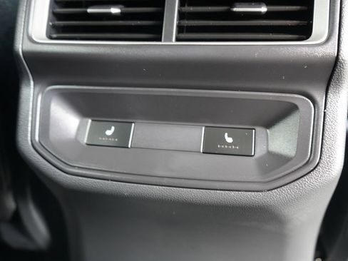 Used 2025 Volkswagen Atlas Cross Sport SEL R-Line image 23