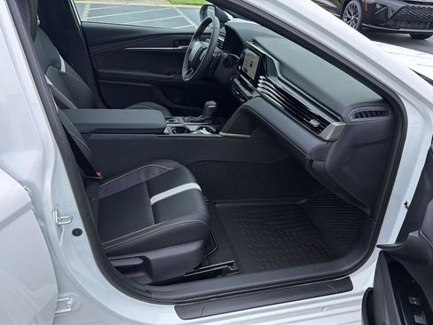 New 2026 Toyota Camry SE FWD image 13