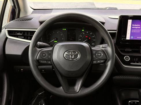 Used 2024 Toyota Corolla LE w/ LE Convenience Package FWD image 29