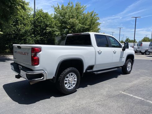 Used 2021 Chevrolet Silverado 2500 LT w/ Convenience Package AWD/4WD image 9
