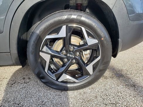 Used 2024 Kia Seltos EX image 15