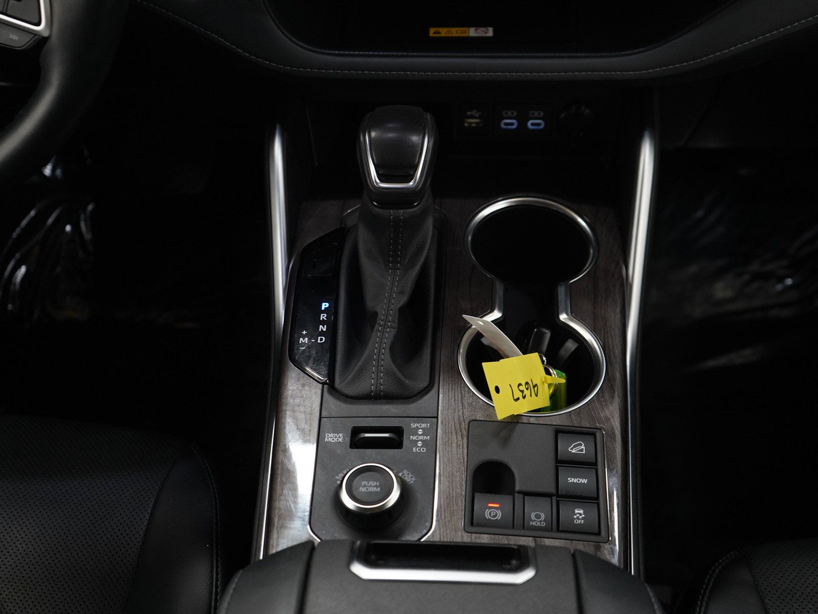 Used 2024 Toyota Highlander Limited AWD/4WD image 19