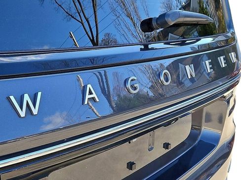 Used 2023 Jeep Wagoneer Series III w/ Preferred Equipment Group image 29