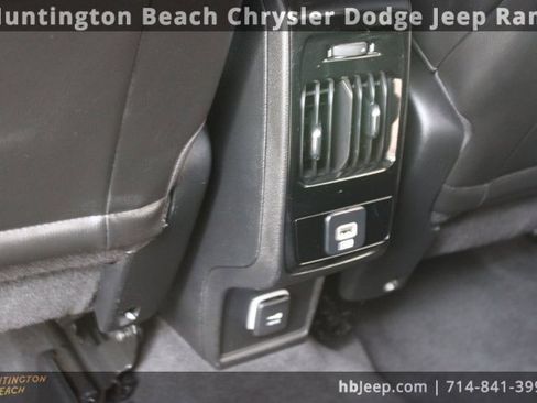 Used 2022 Jeep Compass Limited image 38