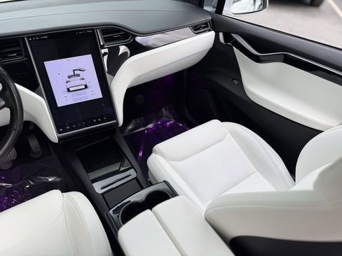 Used 2020 Tesla Model X Long Range image 43
