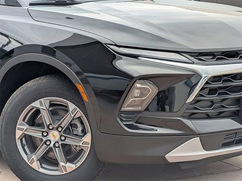 New 2026 Chevrolet Blazer LT image 3