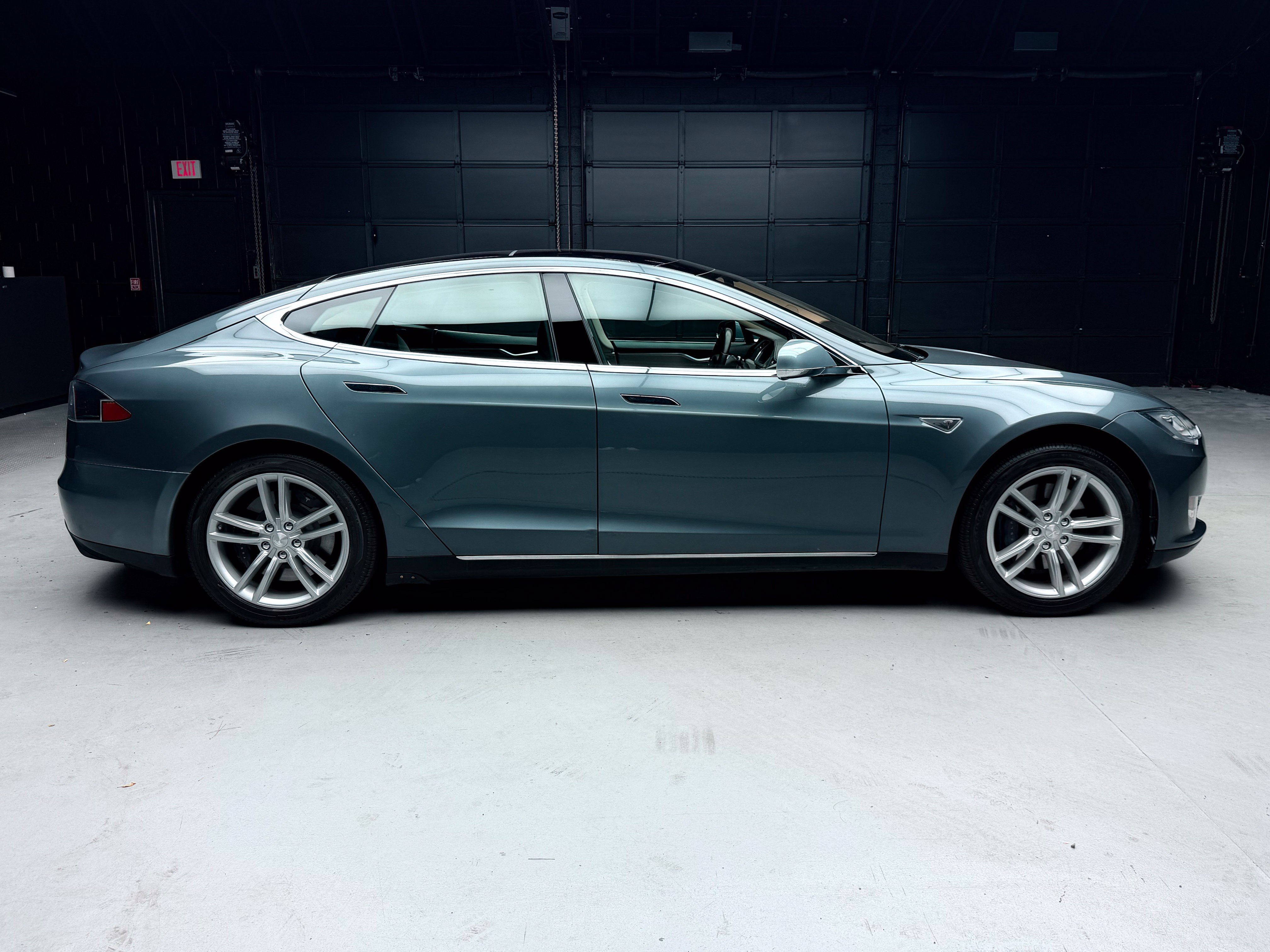 Used 2013 Tesla Model S RWD image 7