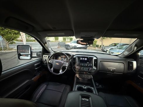 Used 2018 Chevrolet Silverado 2500 LTZ w/ Duramax Plus Package AWD/4WD image 33