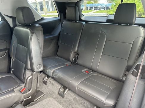 Used 2021 Chevrolet Traverse LT AWD/4WD image 19