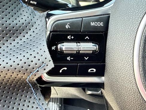 Used 2021 Kia Sorento LX FWD image 39