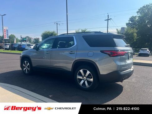 Used 2023 Chevrolet Traverse LT w/ LT Premium Package AWD/4WD image 5