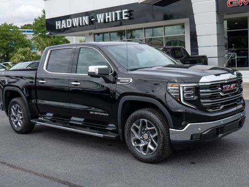 New 2026 GMC Sierra 1500 SLT AWD/4WD image 1
