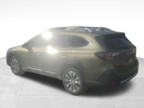 Used 2023 Subaru Outback Touring XT AWD/4WD image 5