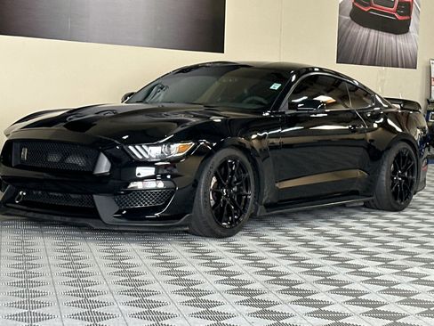 Used 2019 Ford Mustang Shelby GT350 w/ Technology Package image 8