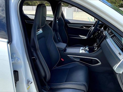 New 2026 Jaguar F-PACE R-Dynamic S image 9