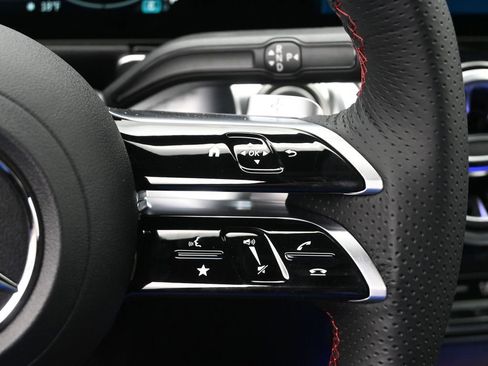 New 2026 Mercedes-Benz GLB 250 4MATIC image 10