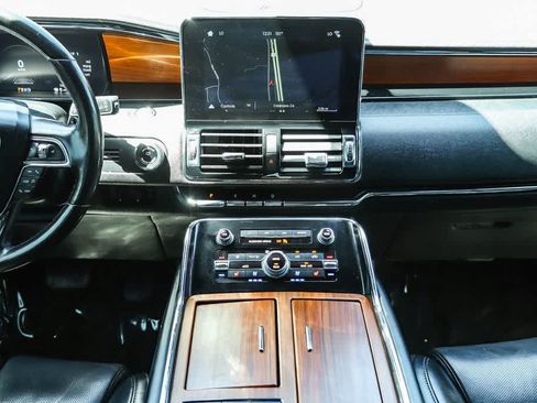 Used 2019 Lincoln Navigator L Reserve AWD/4WD image 23