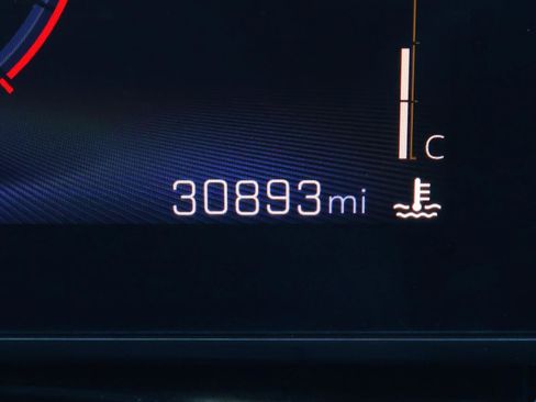 Used 2024 Chevrolet Trax RS w/ Sunroof Package image 31