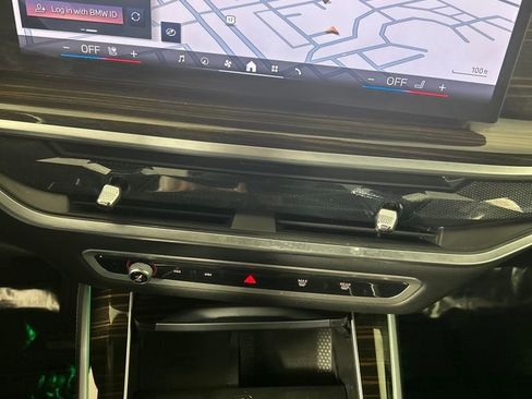 Used 2025 BMW X5 xDrive50e image 13