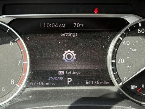 Used 2021 Nissan Rogue SV image 10