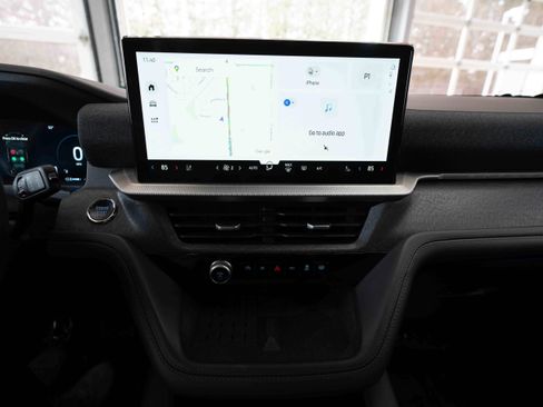 Used 2025 Ford Explorer Platinum w/ LUX Leather Package image 17