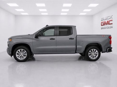 Used 2019 Chevrolet Silverado 1500 Custom w/ Custom Convenience Package AWD/4WD image 6