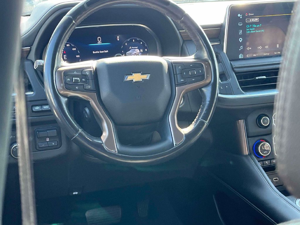 Used 2023 Chevrolet Suburban High Country w/ Advanced Technology Package AWD/4WD image 2