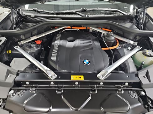 New 2026 BMW X5 xDrive50e w/ Climate Comfort Package image 33