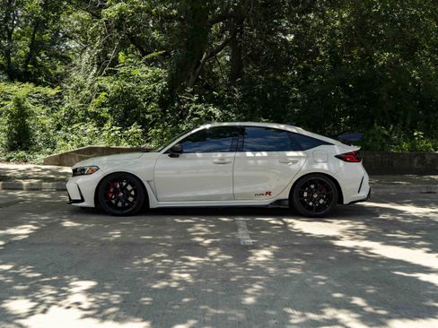 Used 2023 Honda Civic Type R image 6