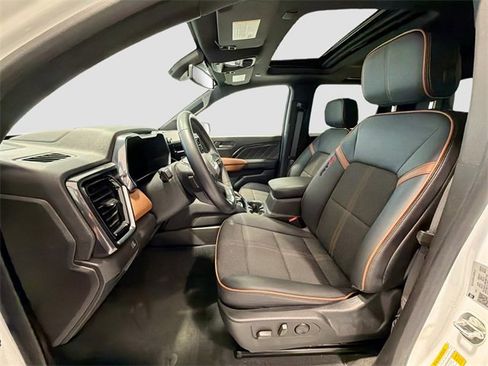 Used 2023 GMC Canyon AT4 w/ Technology Package image 18