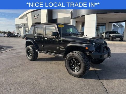 Used 2017 Jeep Wrangler Unlimited Sahara w/ Connectivity Group image 2
