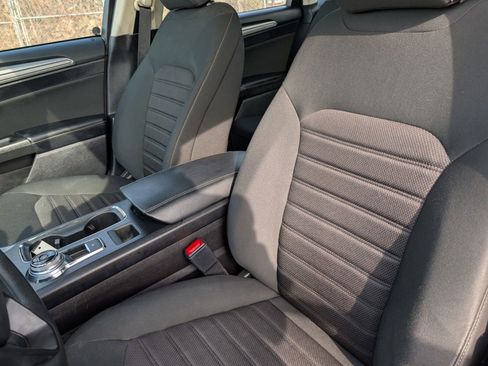 Used 2020 Ford Fusion SE AWD/4WD image 17