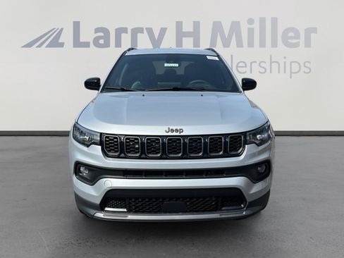 New 2026 Jeep Compass Latitude image 8