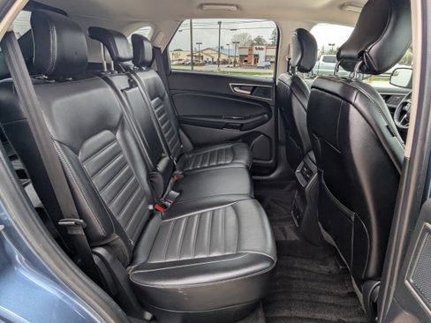 Used 2018 Ford Edge SEL w/ Equipment Group 201A AWD/4WD image 8