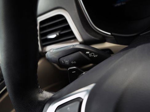 Used 2019 Ford Fusion SEL image 25