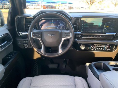 Used 2024 Chevrolet Silverado 1500 RST w/ Z71 Off-Road Package image 5